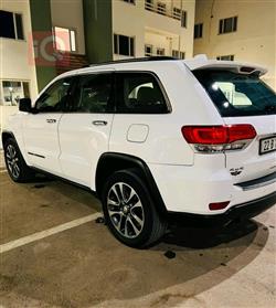 جیپ گراند شیرۆکی